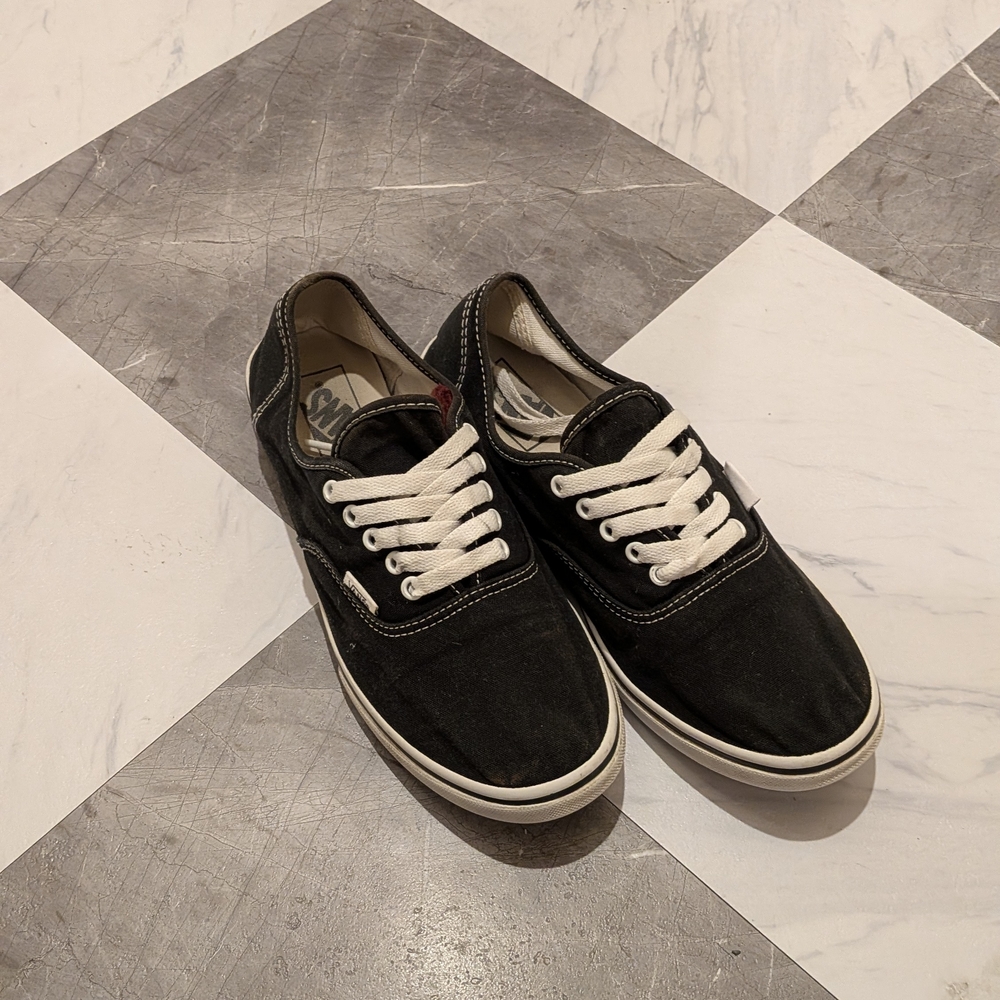 VANS Authentic Lowpro Womens Shoes